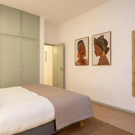 Casa Em Bairro Tipico De Aveiro